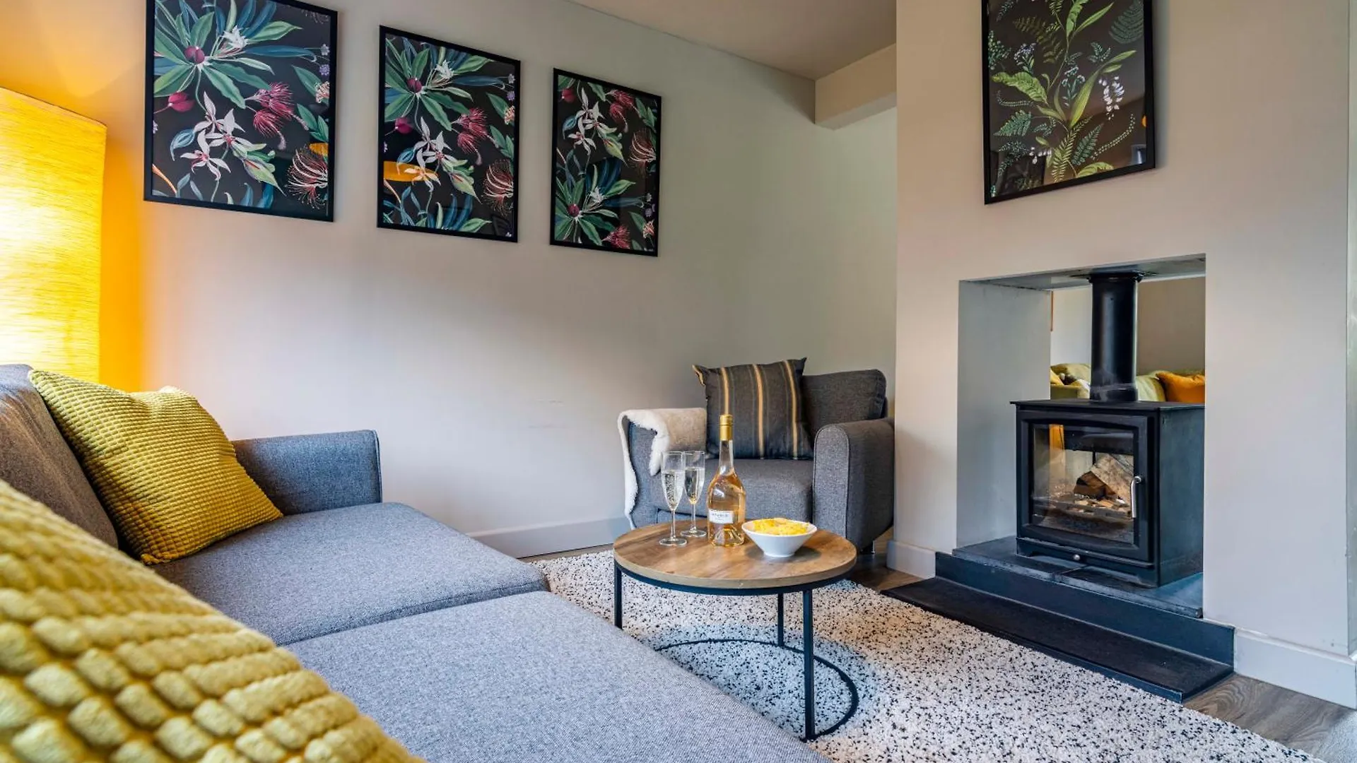 Modern Home - Great Facilities-J26 M1 Near Ikea Nottingham