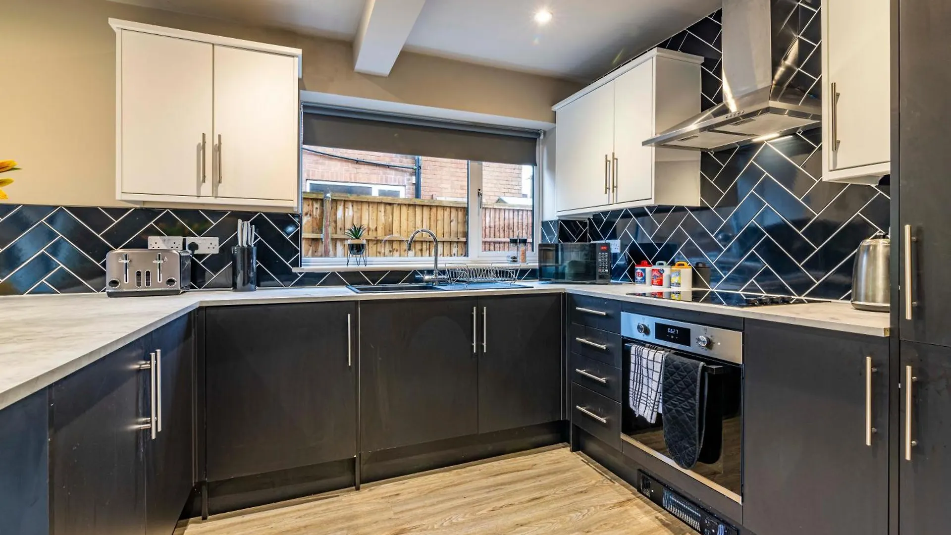 Dom wakacyjny Modern Home - Great Facilities-J26 M1 Near Ikea Nottingham
